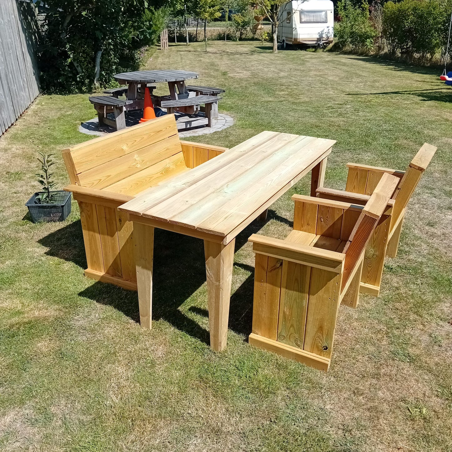 Houttan Tuinset – Genieten in de Tuin (Bank, 2 Stoelen & Tafel)