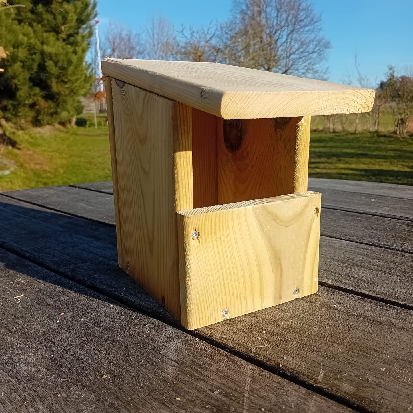 Houttan Roodborsthuisje–veilige nestplek voor het hele jaar